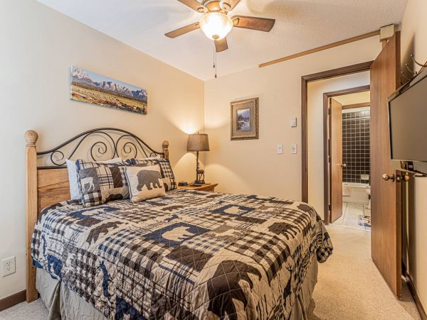 4 Bedroom Condo Only Quarter Mile from The Ski Area