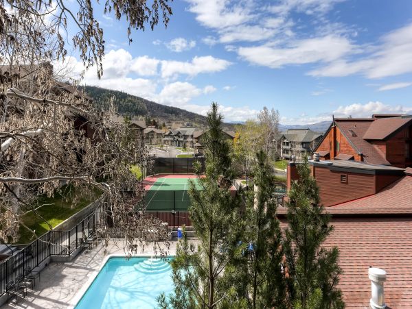 4 Bedroom Condo Only Quarter Mile from The Ski Area