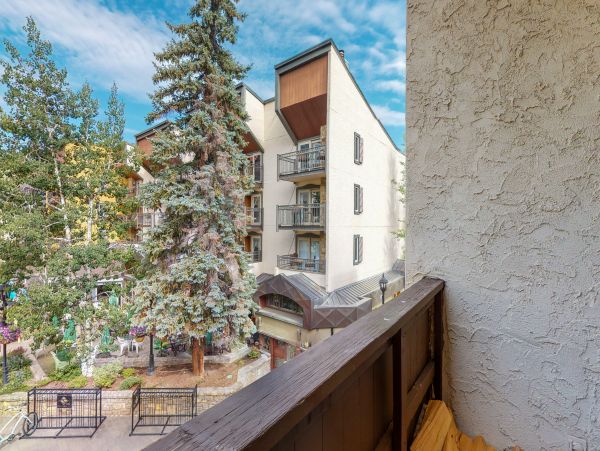 Lionshead Arcade Vacation Rental
