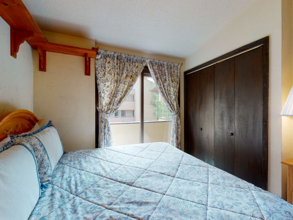 Lionshead Arcade Vacation Rental