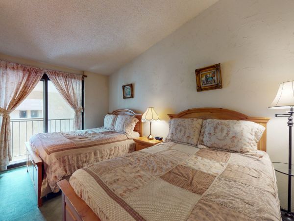 Lionshead Arcade Vacation Rental