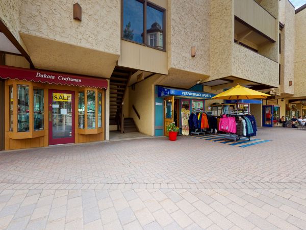 Lionshead Arcade Vacation Rental