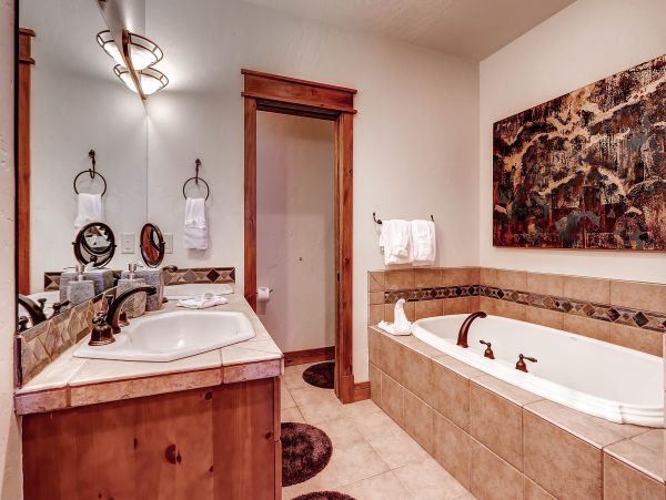 Breckenridge Home 950543