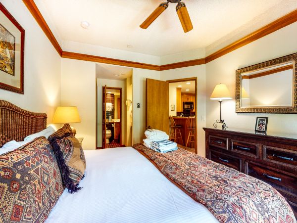 Beaver Creek Bachelor Gulch Condo 950568