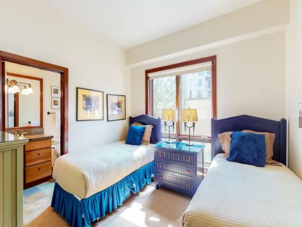 Spacious Snowmass Ski In Ski Out Condo Sleeps 6 3 Bedrooms