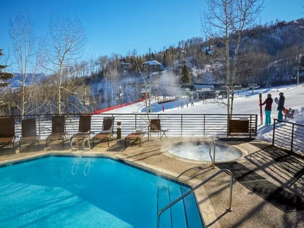 Spacious Snowmass Ski In Ski Out Condo Sleeps 6 3 Bedrooms