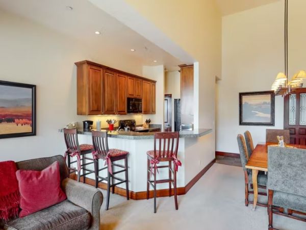 Spacious Snowmass Ski In Ski Out Condo Sleeps 6 3 Bedrooms