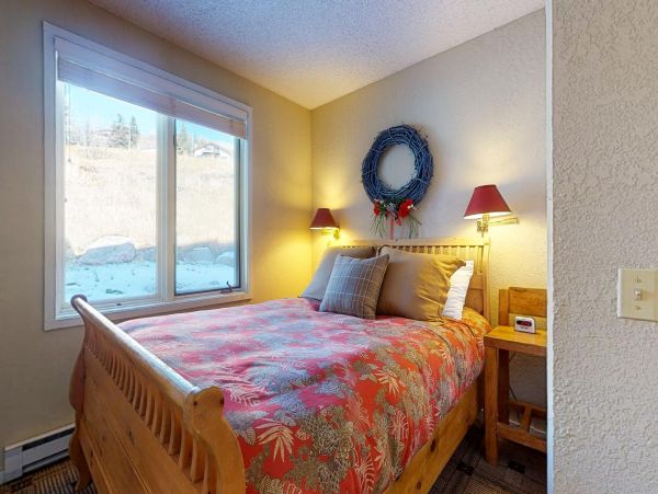 Lovely 3 Bedroom Condo in Vail Sleeps 8
