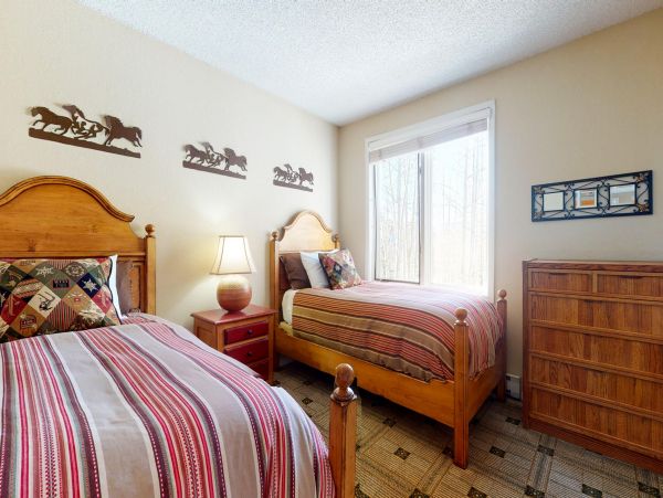 Lovely 3 Bedroom Condo in Vail Sleeps 8