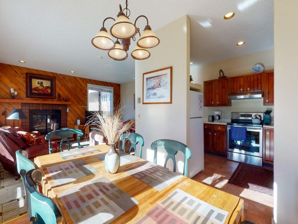 Lovely 3 Bedroom Condo in Vail Sleeps 8