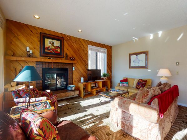 Lovely 3 Bedroom Condo in Vail Sleeps 8