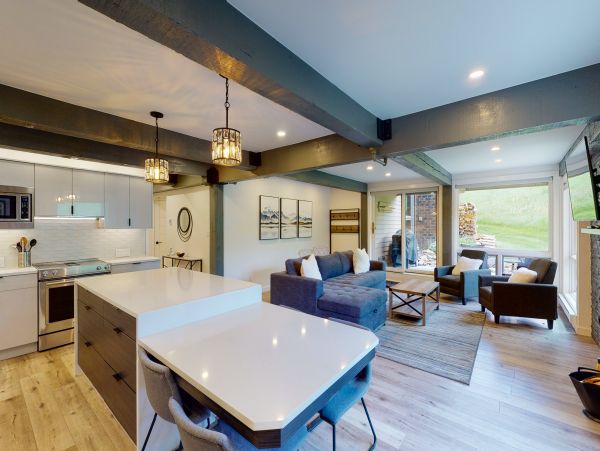 3 Bedroom Snowmass Ski In Ski Out Condo Sleeps 10