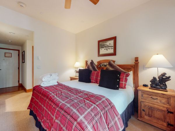 Beaver Creek Bachelor Gulch Condo 950603