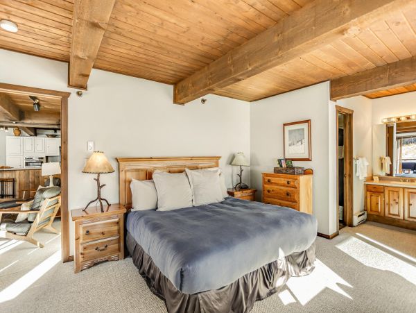 Ski In - Ski Out Snowmass Vacation Condo 3 Bedroom