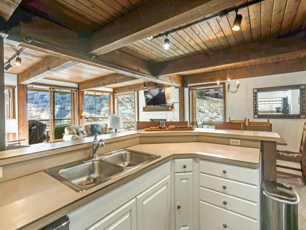 Ski In - Ski Out Snowmass Vacation Condo 3 Bedroom