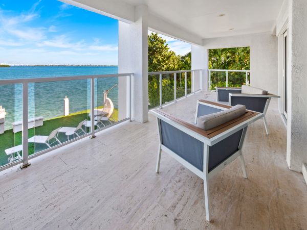 Luxury Eight Bedroom Home with Private Pool in Miami Beach