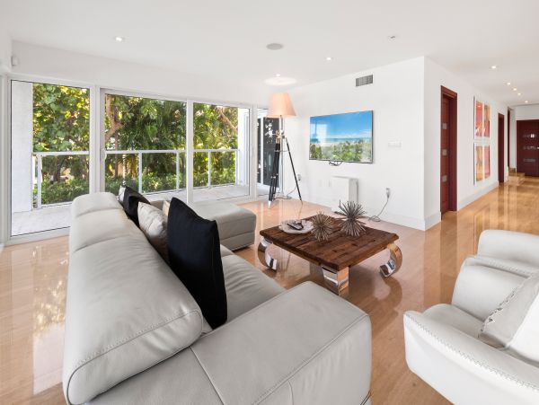 Luxury Eight Bedroom Home with Private Pool in Miami Beach