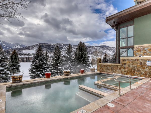 Three Bedroom Luxury Condo Sleeps 10 In Beaver Creek