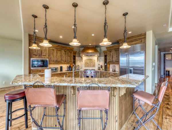 Three Bedroom Luxury Condo Sleeps 10 In Beaver Creek