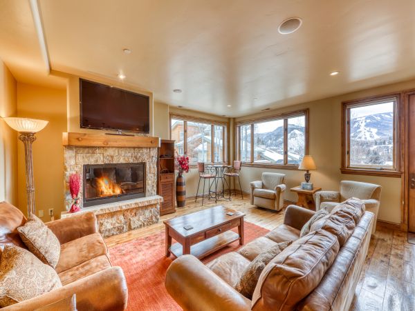 Three Bedroom Luxury Condo Sleeps 10 In Beaver Creek