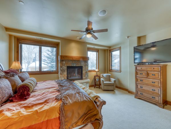 Three Bedroom Luxury Condo Sleeps 10 In Beaver Creek