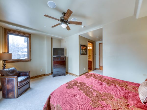 Three Bedroom Luxury Condo Sleeps 10 In Beaver Creek