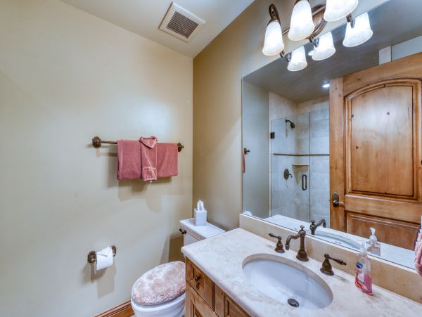 Three Bedroom Luxury Condo Sleeps 10 In Beaver Creek