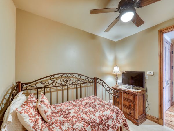Three Bedroom Luxury Condo Sleeps 10 In Beaver Creek