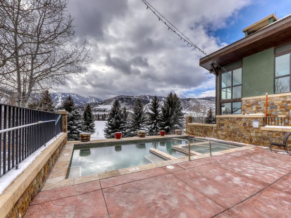 Three Bedroom Luxury Condo Sleeps 10 In Beaver Creek
