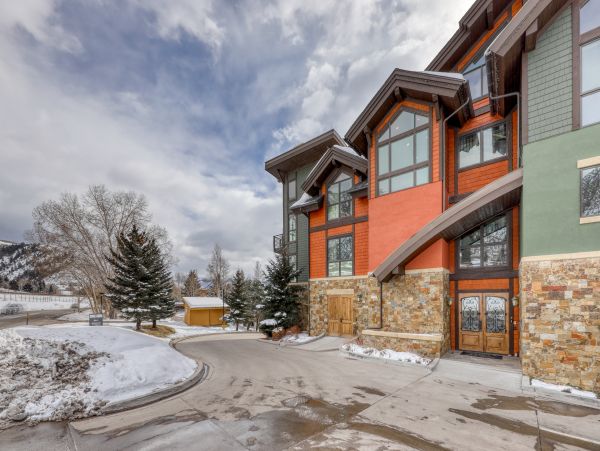 Three Bedroom Luxury Condo Sleeps 10 In Beaver Creek