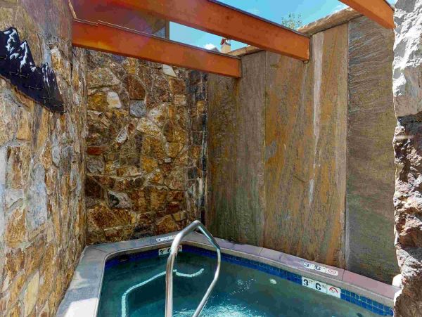 One Bedroom Two Bathroom Vail Condo Sleeps 5