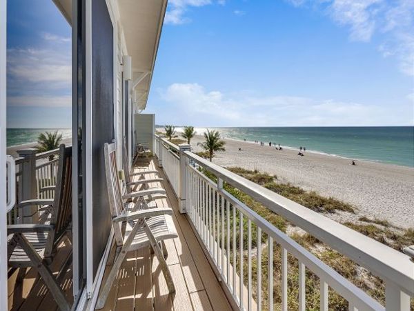 Luxurious Beachfront Retreat with 3-Bedrooms on Anna Maria Island