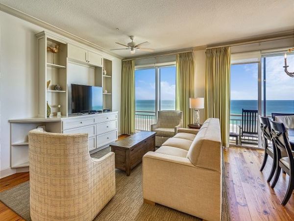 Luxurious Beachfront Retreat with 3-Bedrooms on Anna Maria Island