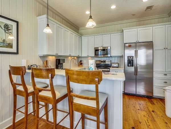 Luxurious Beachfront Retreat with 3-Bedrooms on Anna Maria Island