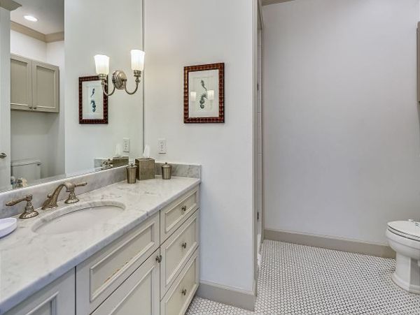 Luxurious Beachfront Retreat with 3-Bedrooms on Anna Maria Island