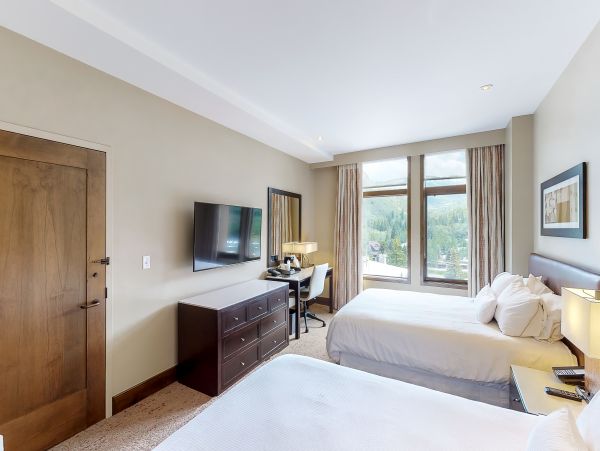 Avon Condo 950677
