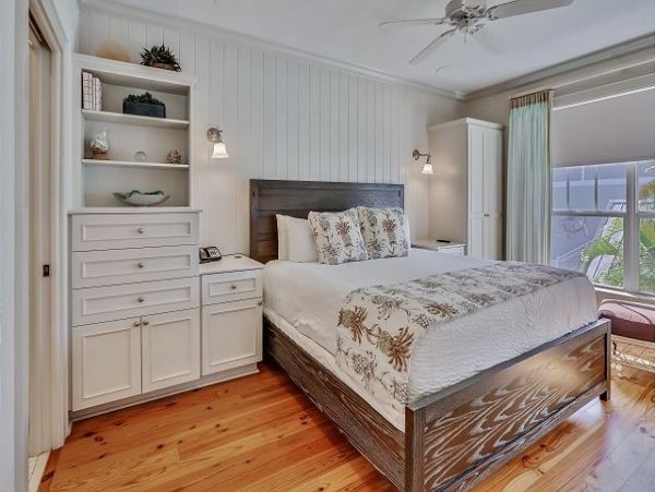 Gulf-front Holmes Beach Vacation Condo Sleeps 8 Guests