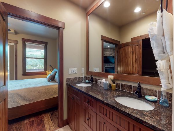 Breckenridge Home 950680