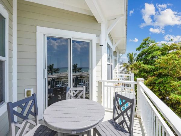 Two Bedroom Holmes Beach Vacation Condo Sleeps 6 Guests