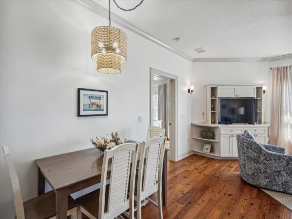 Two Bedroom Holmes Beach Vacation Condo Sleeps 6 Guests