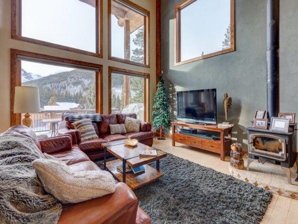Beautiful Vacation Home in Breckenridge Sleeps Twelve Guests