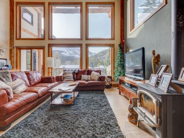 Beautiful Vacation Home in Breckenridge Sleeps Twelve Guests
