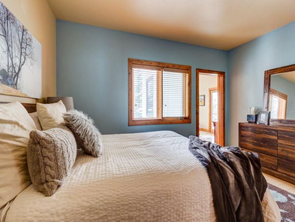 Beautiful Vacation Home in Breckenridge Sleeps Twelve Guests