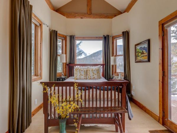 Beautiful Vacation Home in Breckenridge Sleeps Twelve Guests