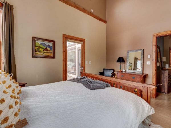 Beautiful Vacation Home in Breckenridge Sleeps Twelve Guests