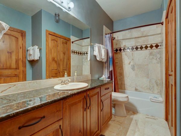 Beautiful Vacation Home in Breckenridge Sleeps Twelve Guests