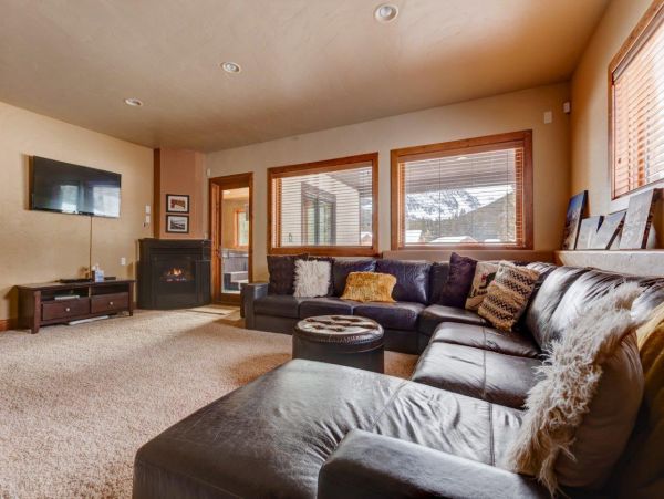 Beautiful Vacation Home in Breckenridge Sleeps Twelve Guests