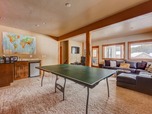 Beautiful Vacation Home in Breckenridge Sleeps Twelve Guests