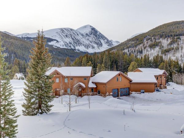 Beautiful Vacation Home in Breckenridge Sleeps Twelve Guests