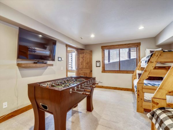 Four Bedroom Luxury Villa with Private Hot Tub